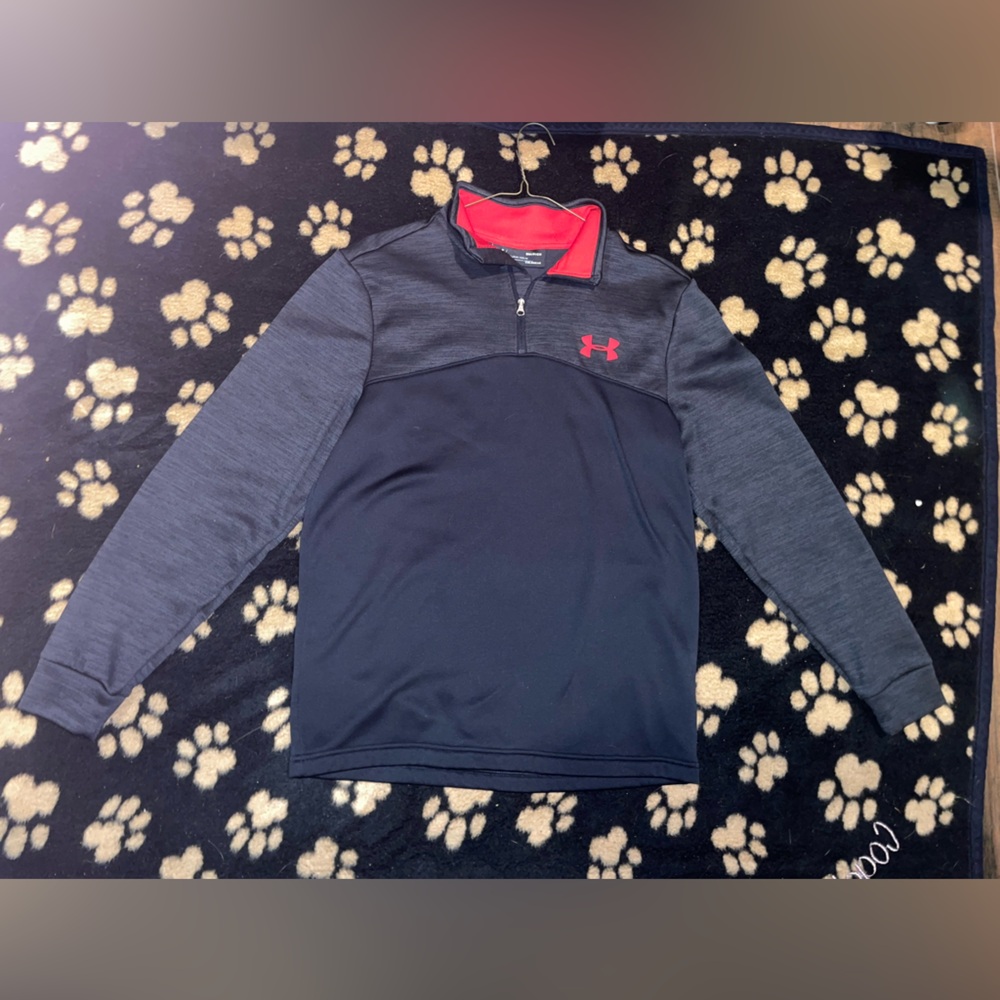 Men’s size Small Under Armour Loose Fit Cold Gear jacket